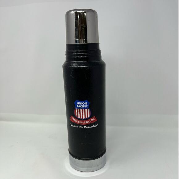 Aladdin Stanley #A-944DH Thermos Black - Union Pacific 1998 - Picture 1 of 4